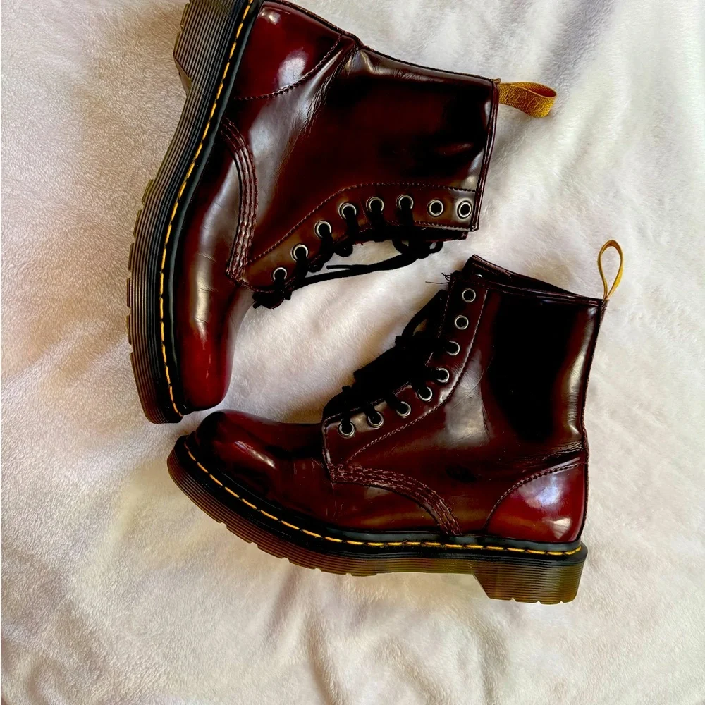 Dr. Martens - Picture 2 of 5